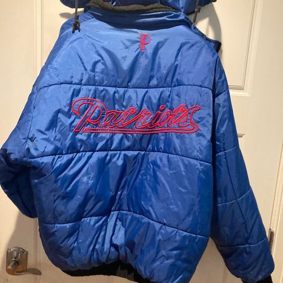 New England Patriots reversible, winter jacket, from Gillette Stadium - Picture 2 of 5